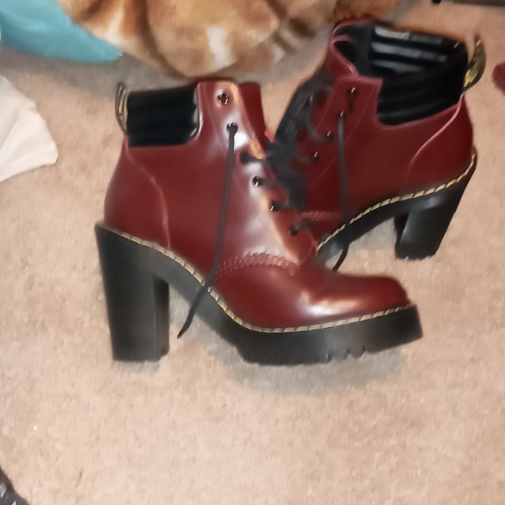 Boots - Picture 3 of 3